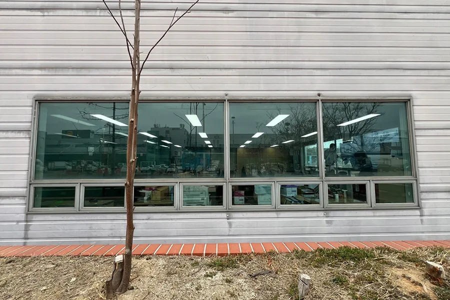 운송회사 사무실 건물 외관 전경